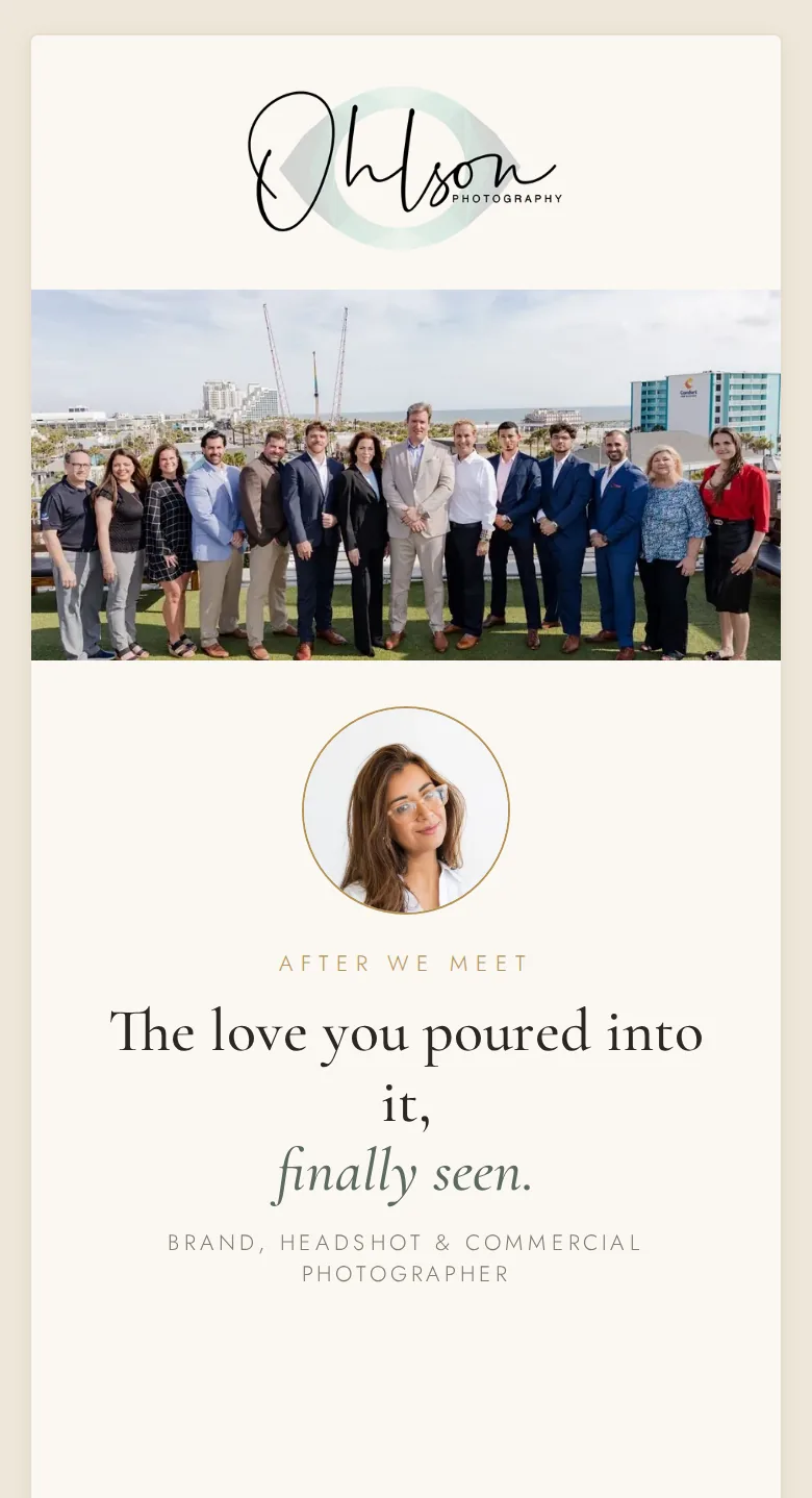 The top of Paola’s business pocket: her photo, her name and her line