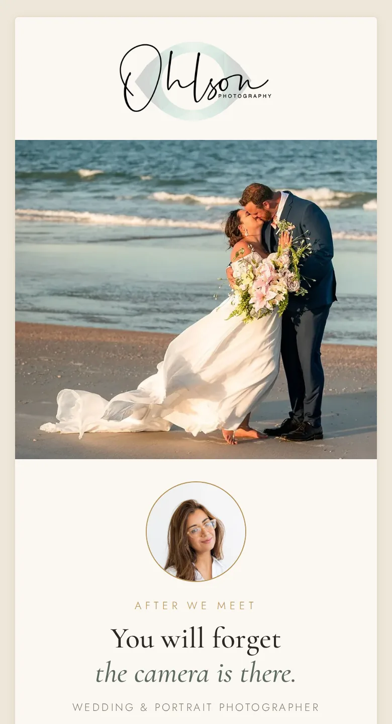 The top of Paola’s wedding pocket: her photo, her name and her line